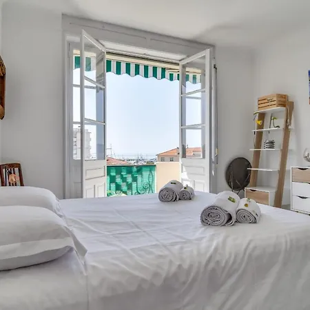 Upstays Sea View 75M2 Apartment Palm Beach *