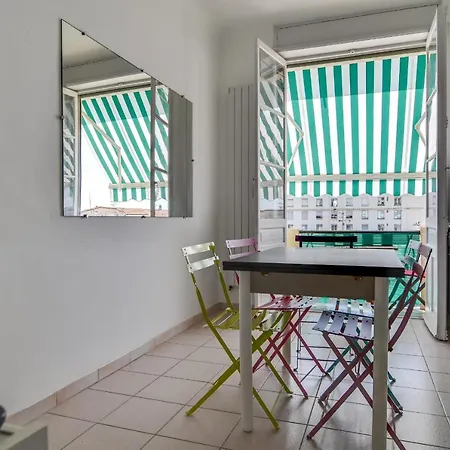 Upstays - Sea View - Balcony - 5 Min From The - Ac - Wifi *